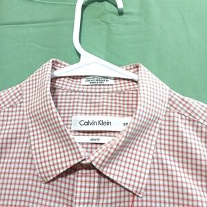 Calvin Klein Mens Slim Fit S/P 100% Premium Cotton Wrinkle-Resistant Dress Shirt